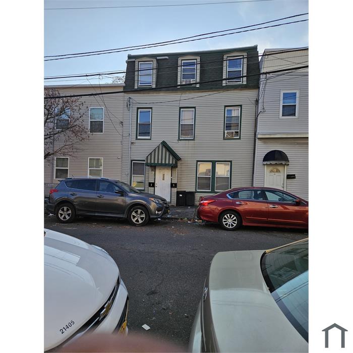 24 Cottage St