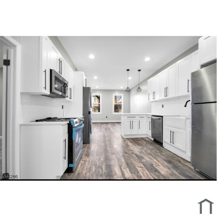 29 Edison St