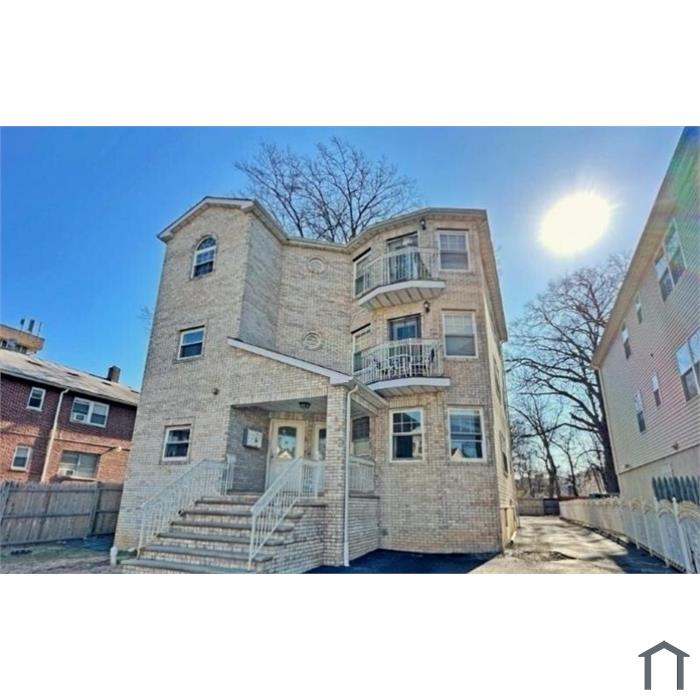 98 S Burnett St