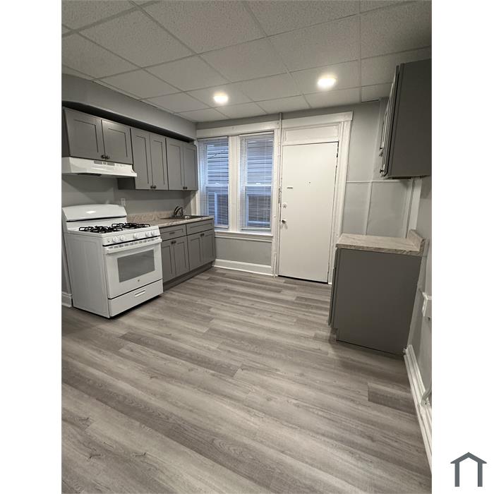 881 Main Ave