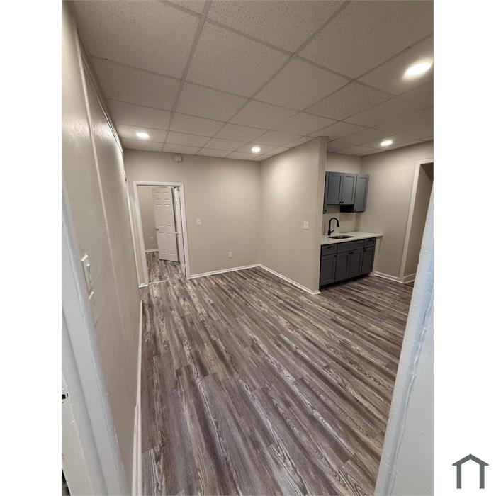 881 Main Ave