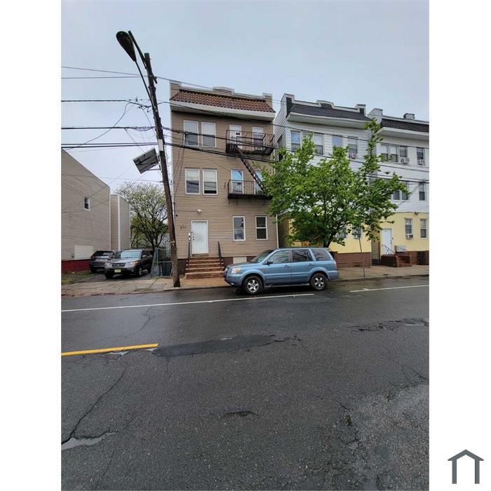 2 Bedroom Apartment 577 S 17Th St in Newark, NJ