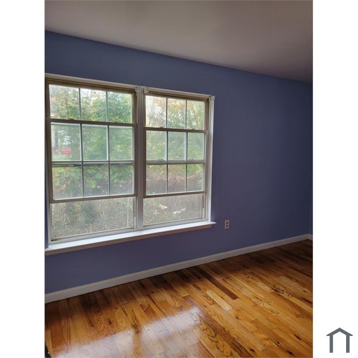 182 S 11th St