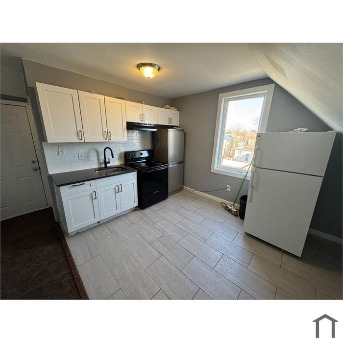 187 N 7th St