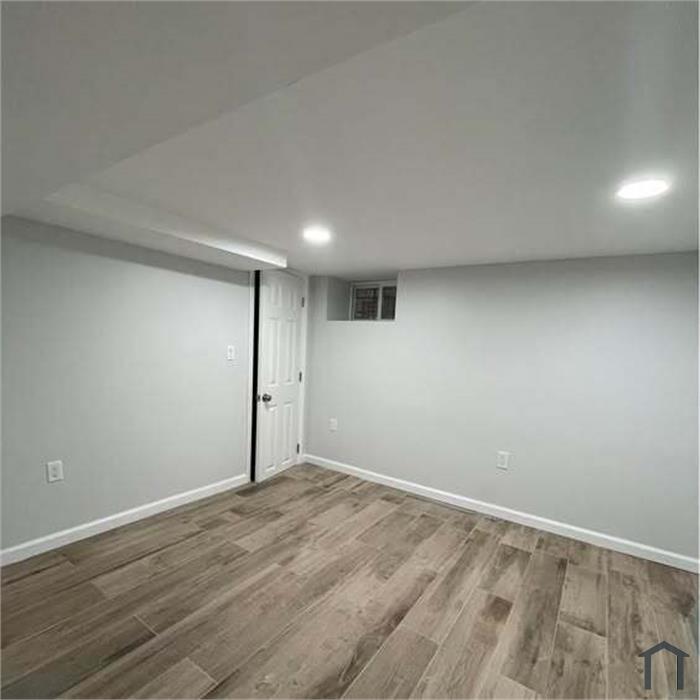 136 Chancellor Ave