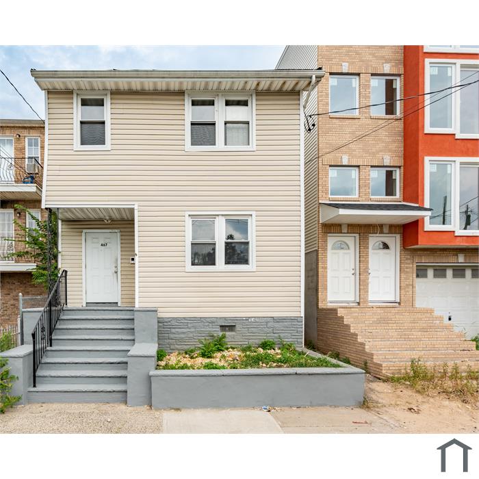 467 Hawthorne Ave