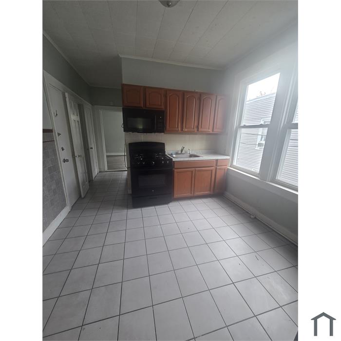 154 Dayton St