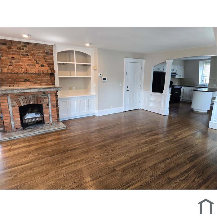 121 E 4th Ave