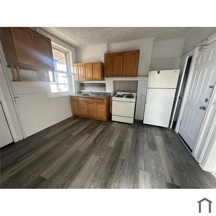 266 2nd St
