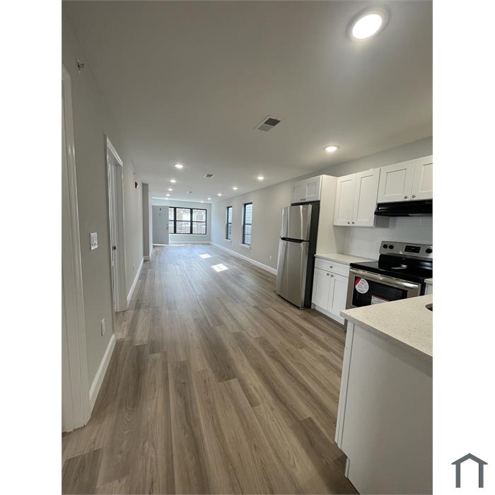 33 12th Ave