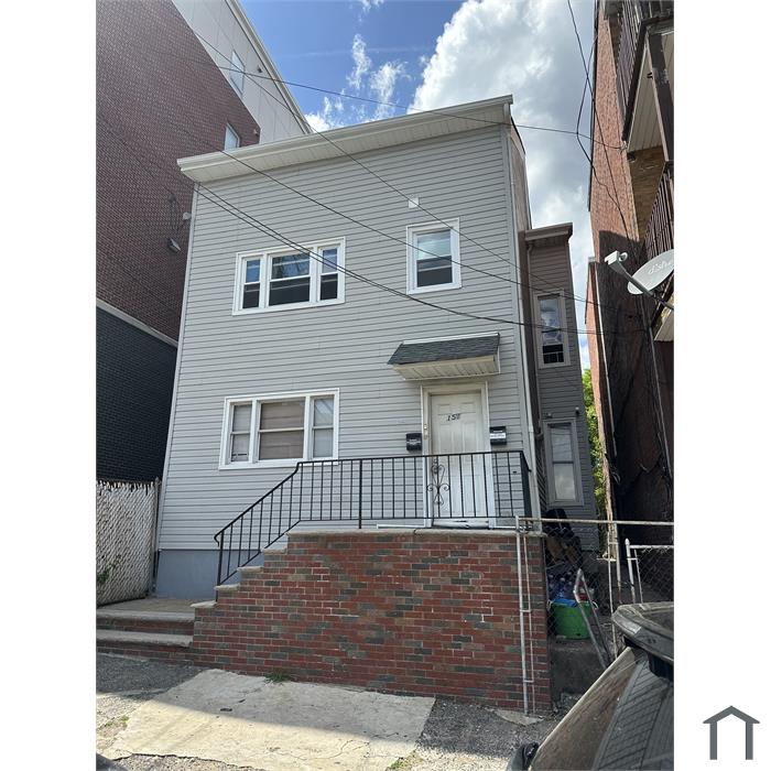 157 Barclay St
