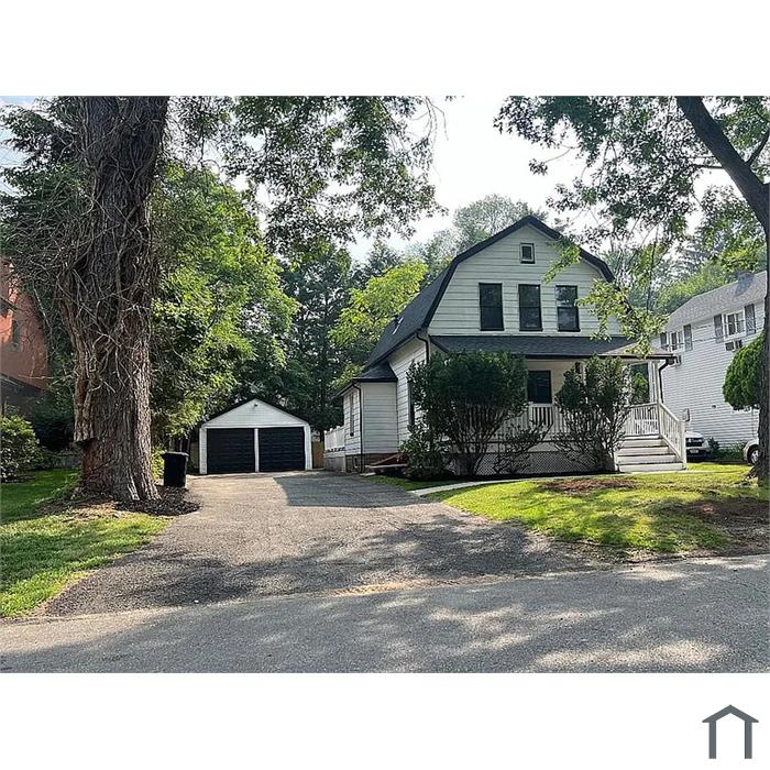 16 Maple St