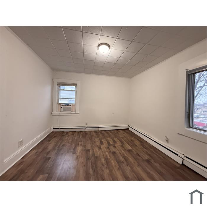 20 W Englewood Ave