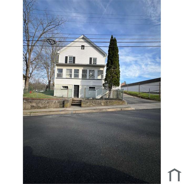 8 Hampton St