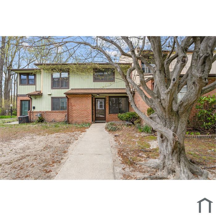 2211 Greenwood Dr
