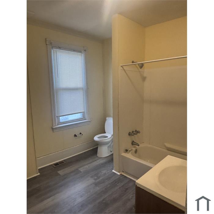 225 E Main St