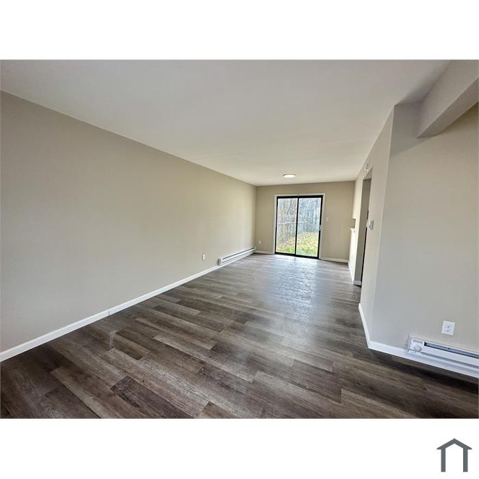 558 W Loch Lomond Dr