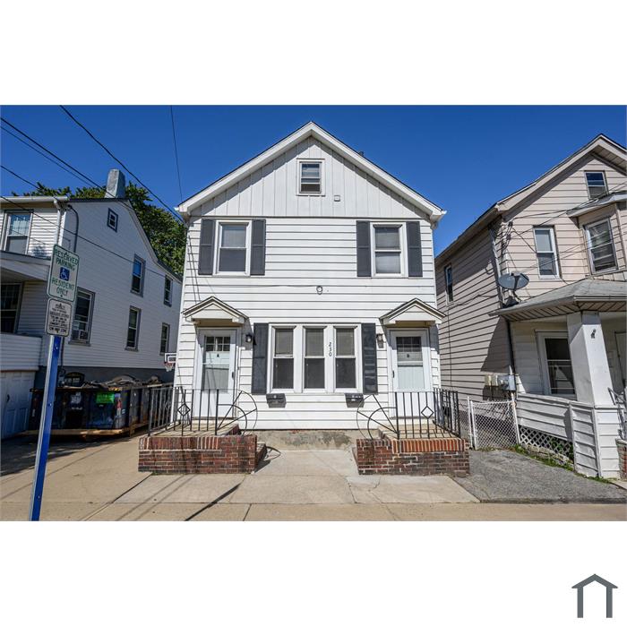 230 John St