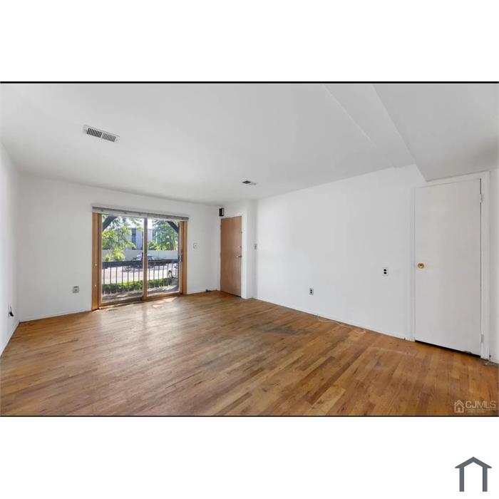 1003 N Oaks Blvd