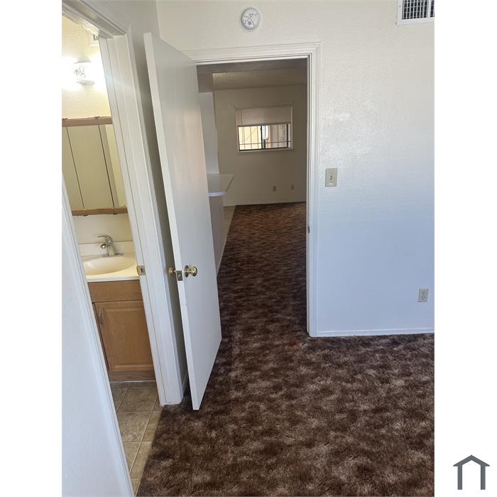 3601 Wellesley Dr NE