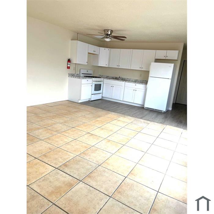 1132 Palomas Dr SE