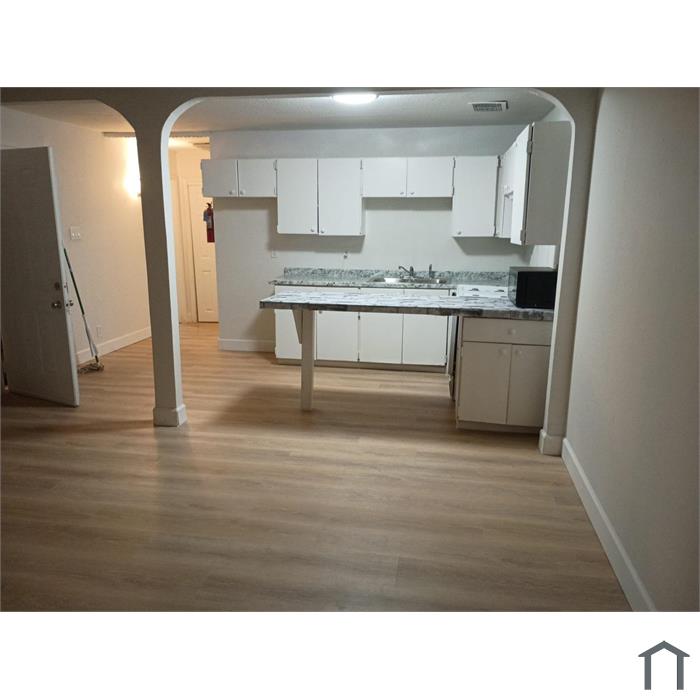 1132 Palomas Dr SE
