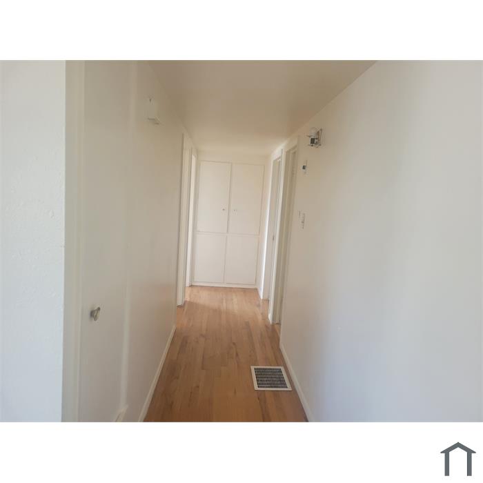 3825 Douglas MacArthur Rd NE