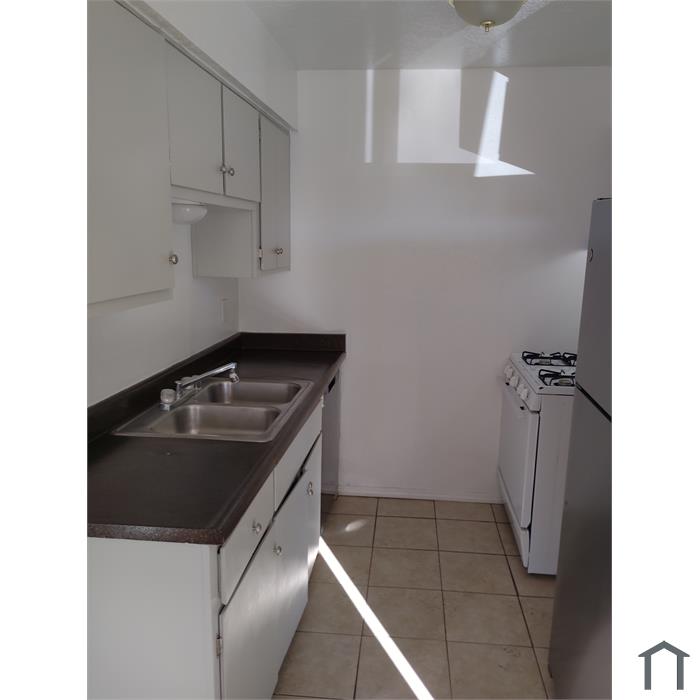 928 Chelwood Park Blvd NE