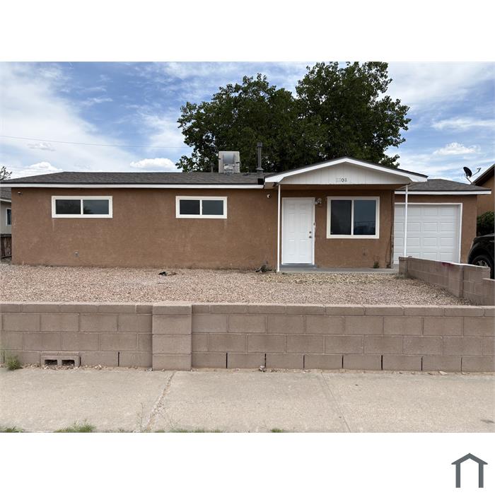 2208 Alamogordo Dr NW