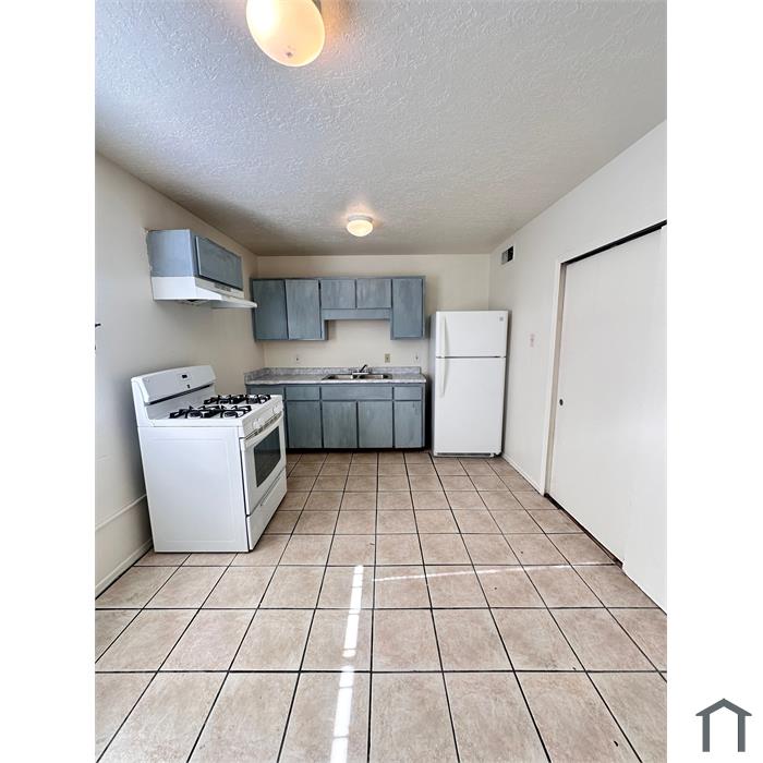 3800 Flora Vista Ave SW
