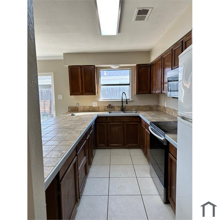 1518 W Calle Sur St