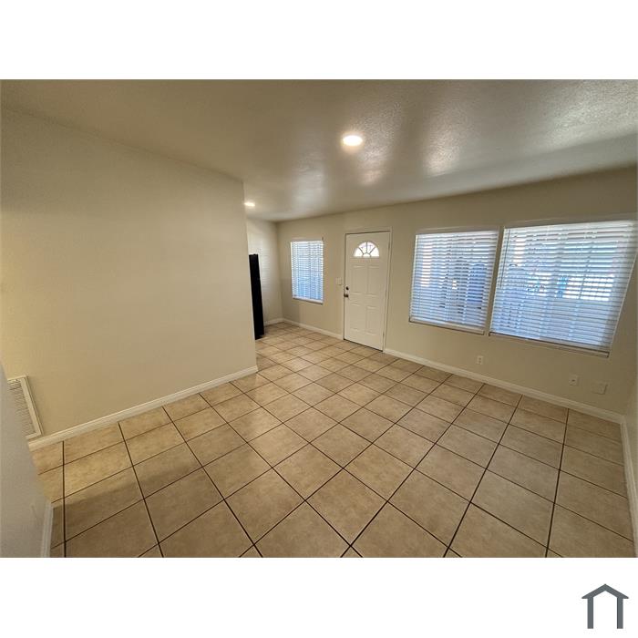 1420 Putnam Ave