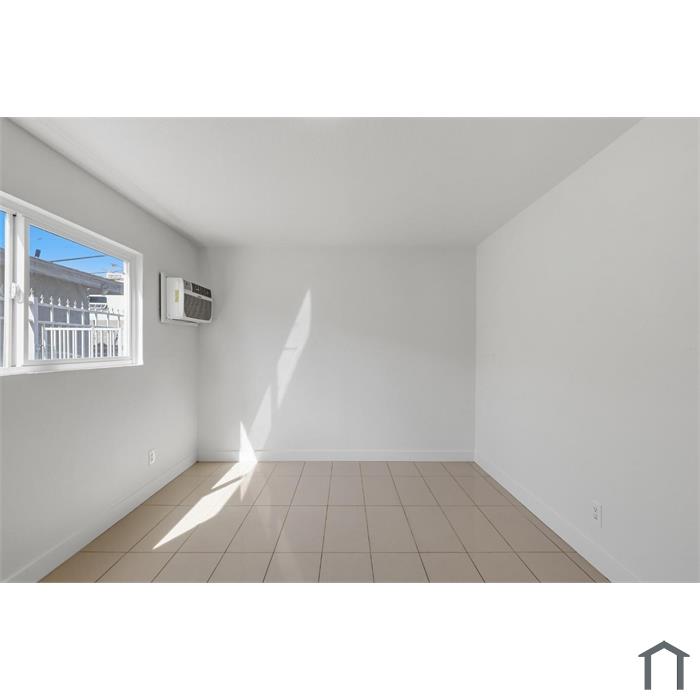 180 W New York Ave