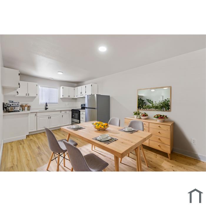 241 W Philadelphia Ave