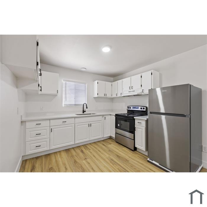 241 W Philadelphia Ave