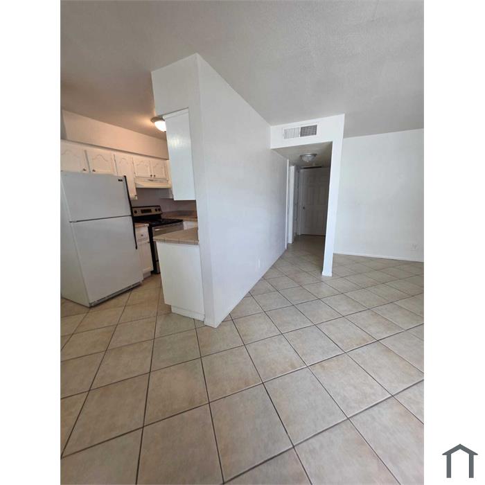 412 W Monroe Ave