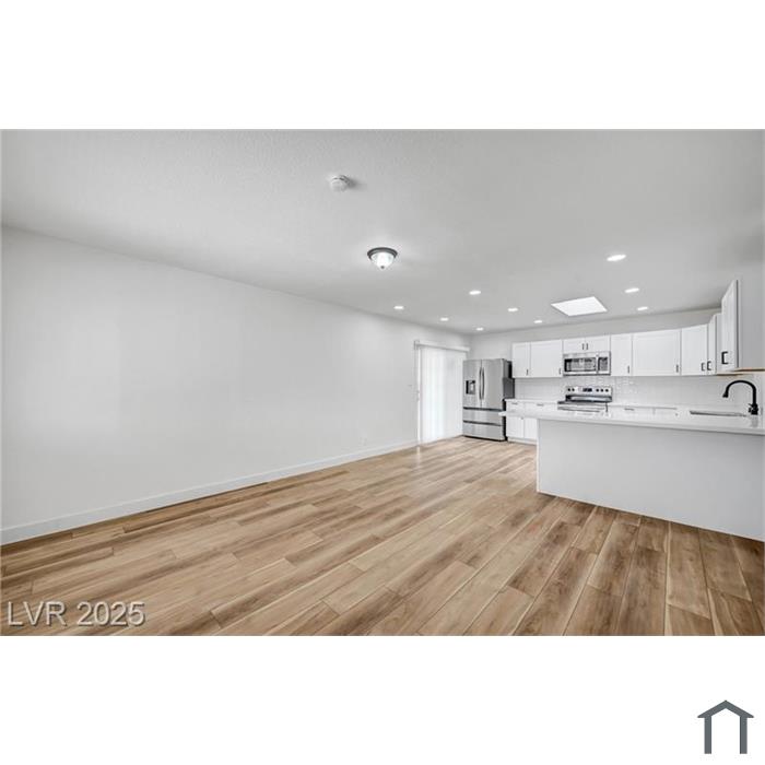 6520 Evergreen Ave