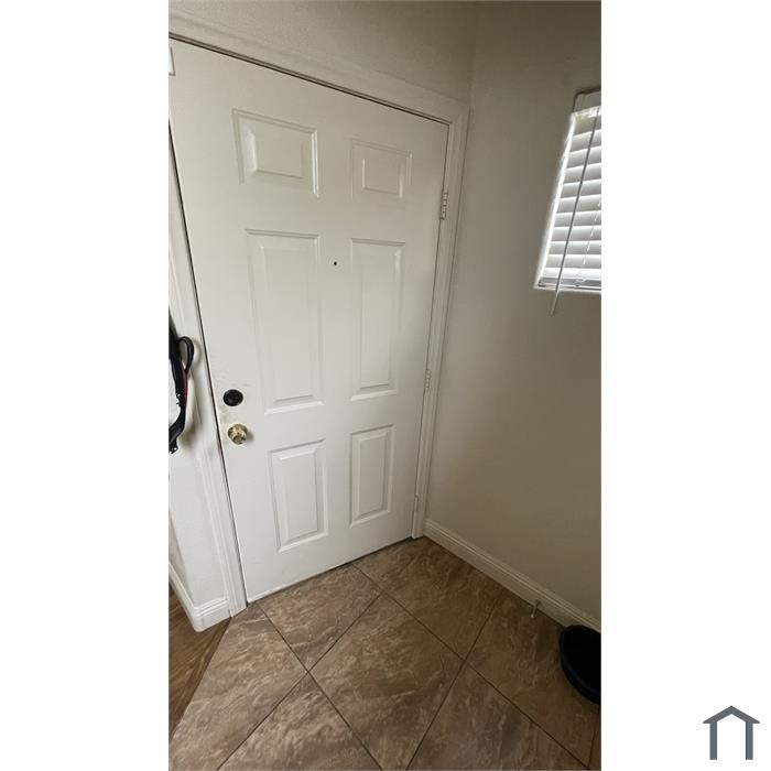 559 Roxella Ln
