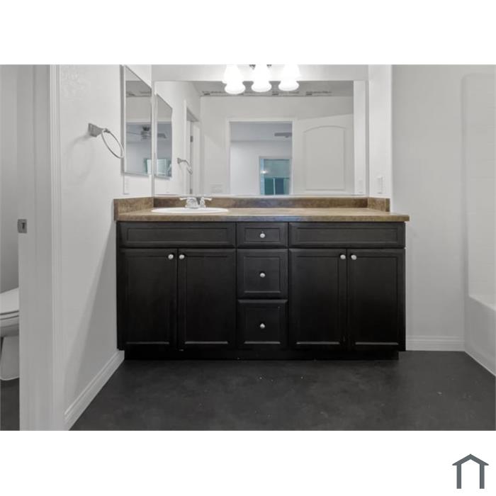 9127 Black Beauty St
