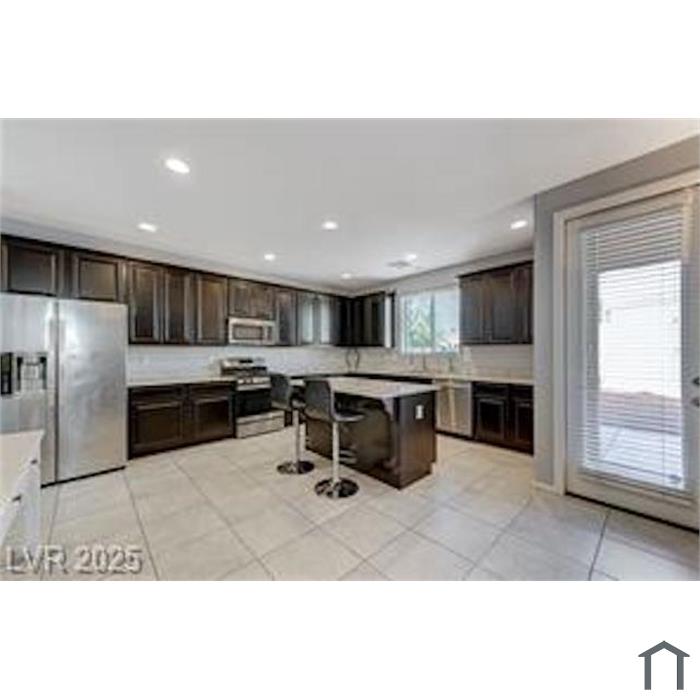 6276 Point Isabel Way