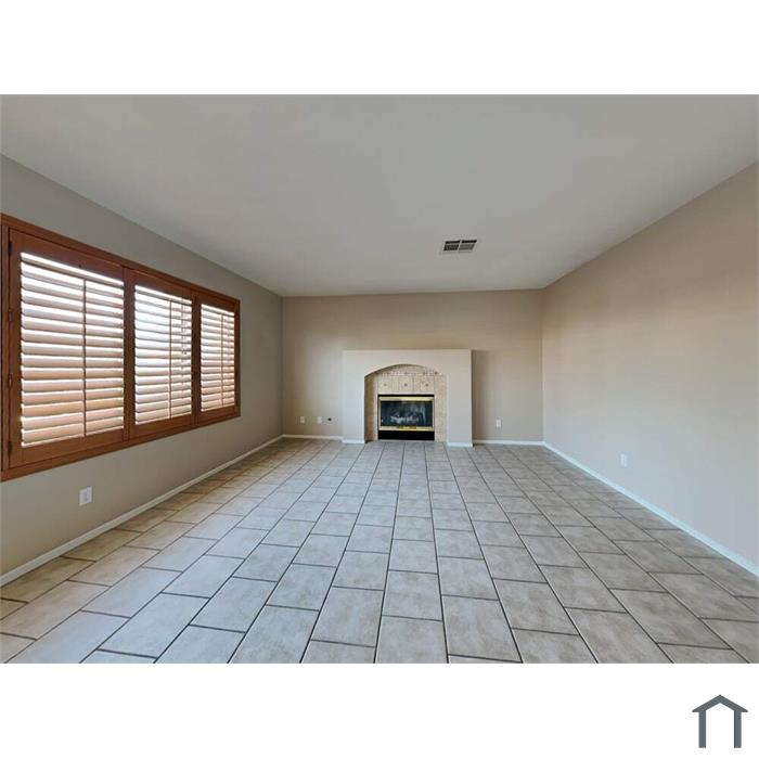 3 Bedroom Single Family House 2124 Desert Peak Rd in Las Vegas, NV