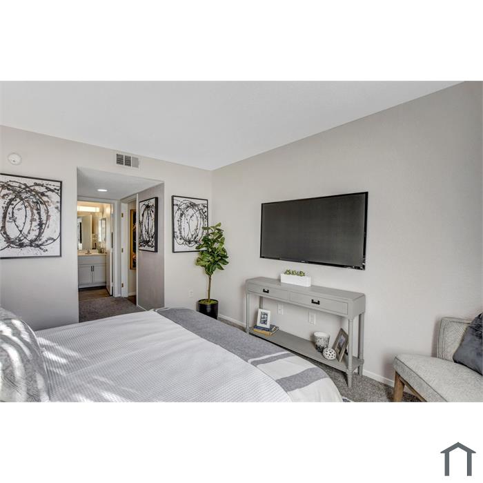 10192 S Maryland Pkwy