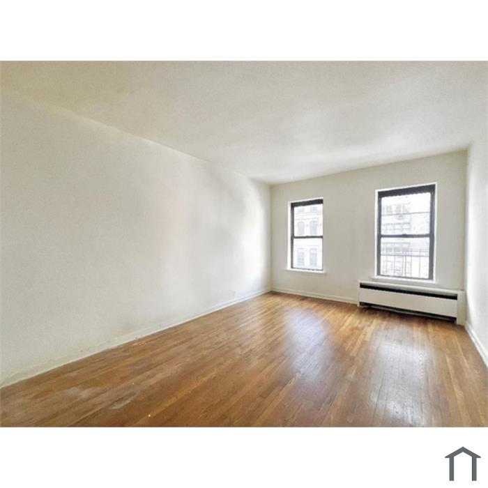 212 E 42nd St