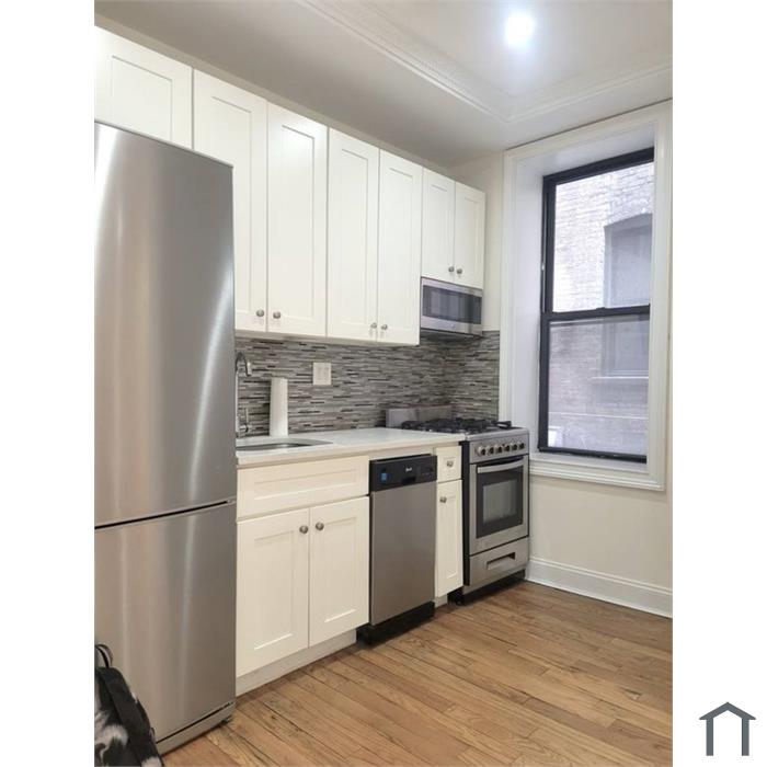 3147 Broadway