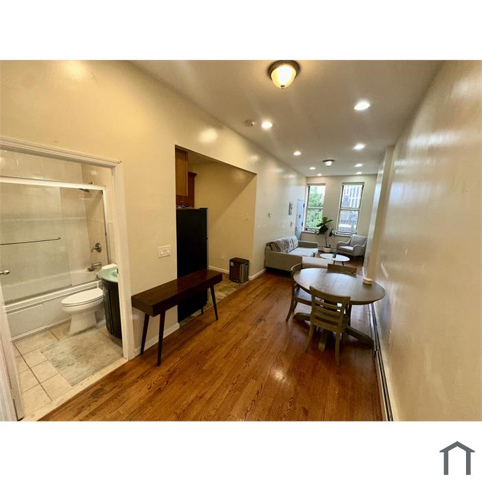 305 W 123rd St