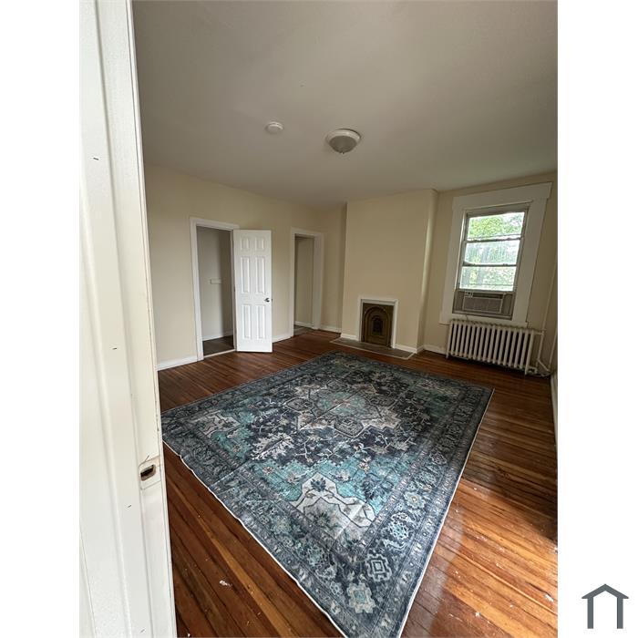 76 Boyd St