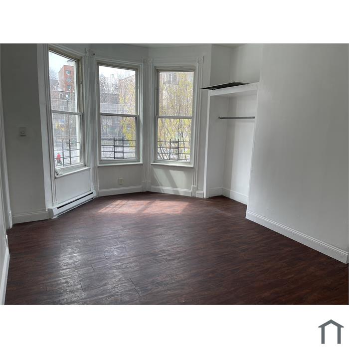 255 E Tremont Ave
