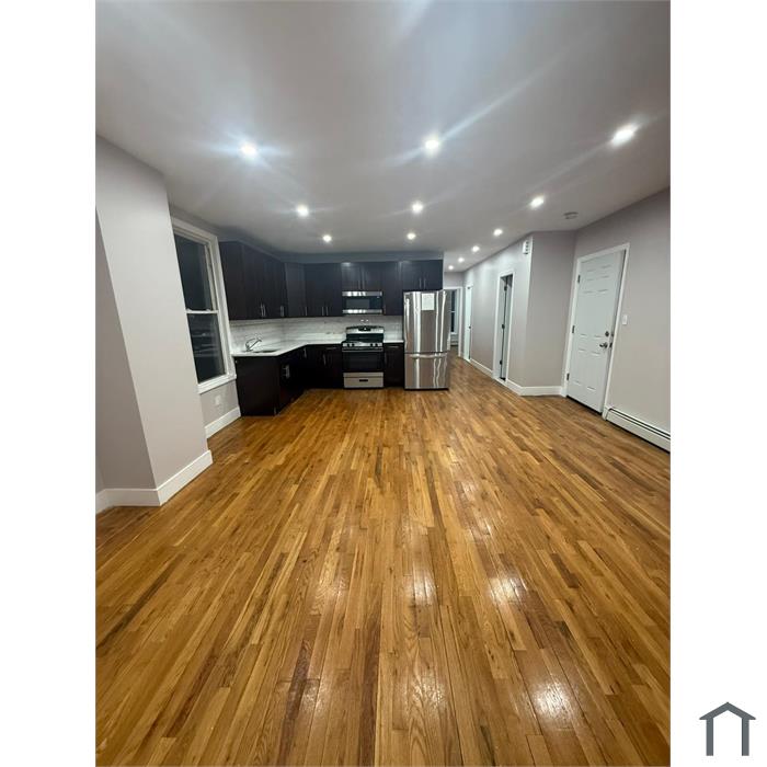 2707 Decatur Ave