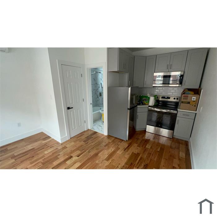 1495 Beach Ave