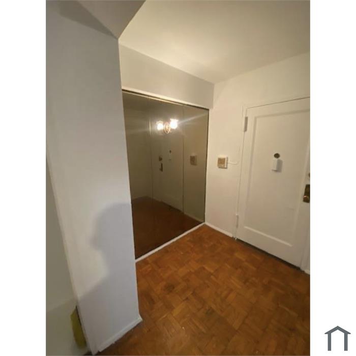 1 Bedroom Apartment 36 Metropolitan Oval in Bronx, NY